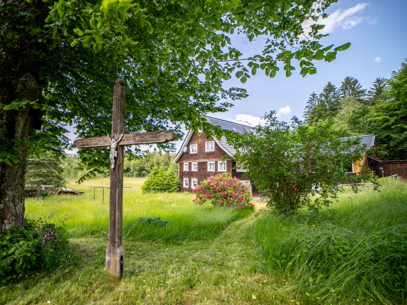  - Haus kaufen in Breitnau - Historisches Schwarzwaldhaus im Grünen