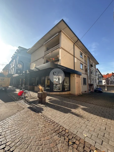 Außenansicht - Wohnung kaufen in Bad Krozingen - PREIS REDUZIERUNG: 4-Zimmerwohnung in der Fußgängerzone in Bad Krozingen - sofort verfügbar!