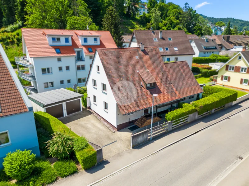 Luftaufnahme - Haus kaufen in Freiburg - Schönes Zweifamilienhaus mit Ausbauoption in Freiburg-Littenweiler