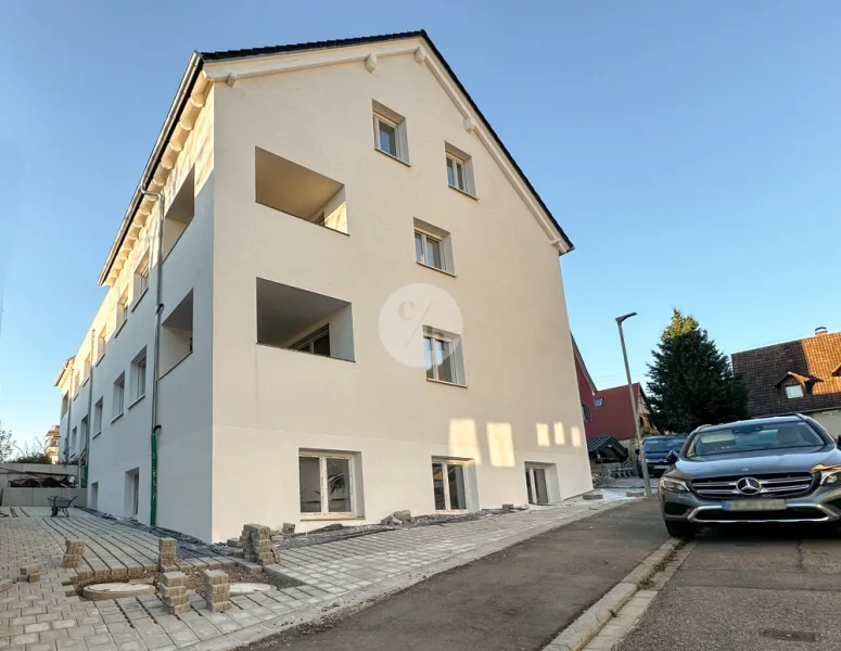 Außenansicht - Haus kaufen in Ehrenkirchen / Kirchhofen - Investoren aufgepasst! MFH in Kirchhofen - Neubau mit 7 Wohneinheiten und ca. 700 m² Wohnfläche