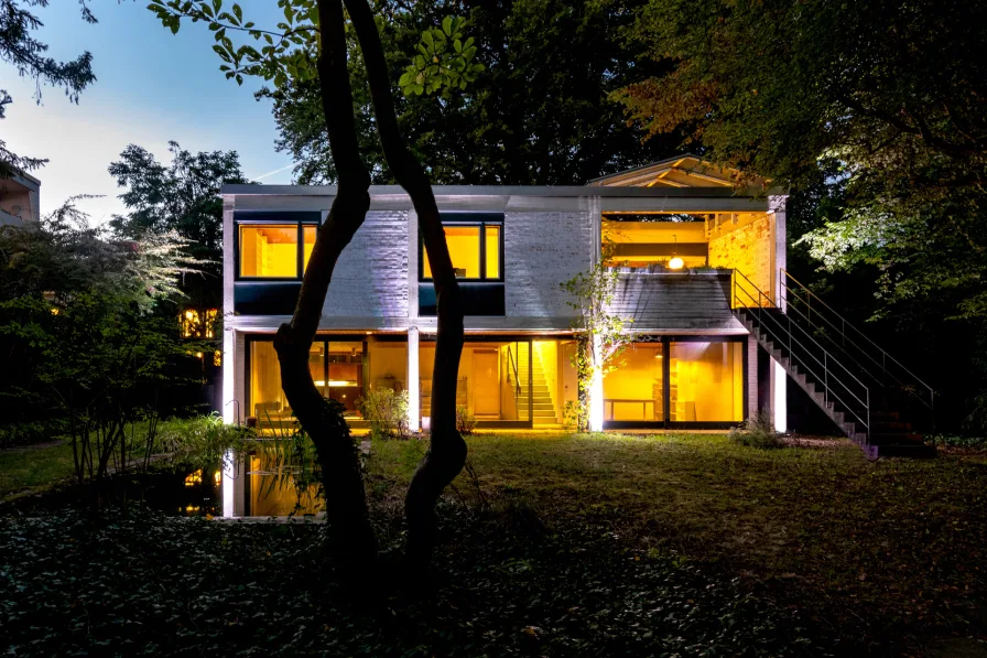 Architektenhaus in Spitzenlage - Haus kaufen in München - Villenkolonie Neuwittelsbach: Midcentury-Architektur-Juwel zur Neugestaltung
