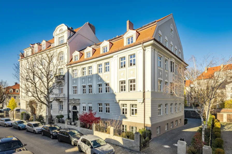 Stadtpalais von 1924 - Wohnung mieten in München - Herrschaftlich-luxuriöse Villen-Beletage über 244 m² in Altbogenhausen