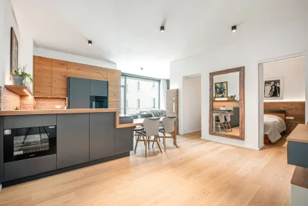 Stylische Ausstattung - Wohnung mieten in München - Haus Mühlbach: Hochwertig möblierte Wohnung mit Südwest-Balkon in ruhiger Innenhoflage