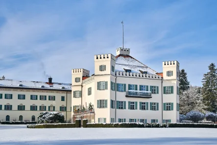 Märchenhaft wohnen - Wohnung kaufen in Pöcking - Schloss Possenhofen: Prachtvolle Beletage mit Seeblick samt Dachgeschoss