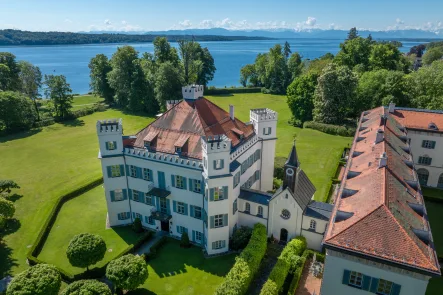 Märchenhaft wohnen - Wohnung kaufen in Pöcking - Schloss Possenhofen: Prachtvolle Beletage mit Seeblick samt Dachgeschoss