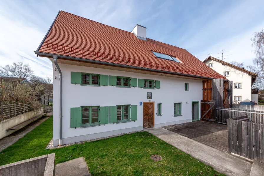Historisches Schusterbauerhaus - Haus mieten in München - Bauernhaus mit industrial Touch: Einzigartige, familiengerechte Haushälfte