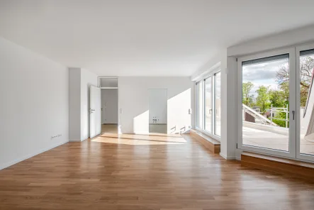 Lichterfülltes Wohnen - Wohnung mieten in München - Modernisierte, helle 4,5-Zimmer-Wohnung mit großer Südwest-Dachterrasse