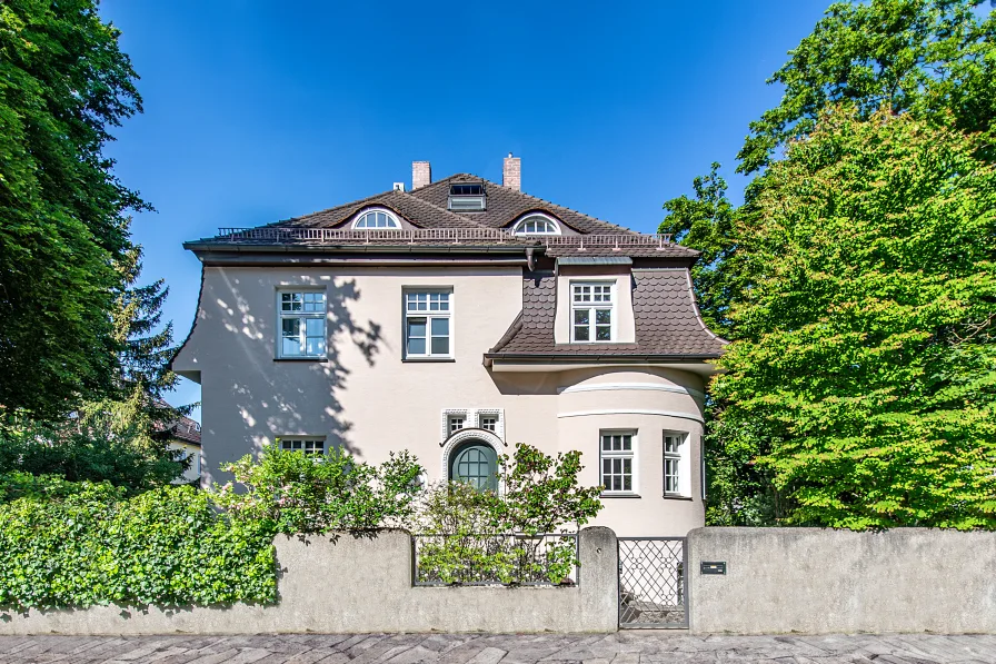 Gerner Stadthaus von 1910 - Haus kaufen in München - Altbau-Juwel in Gern: Besonders charmantes Stadthaus von 1910
