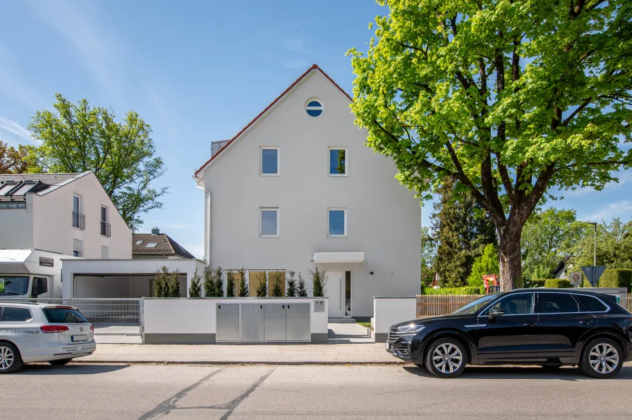 Hochwertige Neubau-Haushälfte - Haus mieten in München - Neubau/Erstbezug: Hochwertig ausgestattete Haushälfte mit großem Raumangebot