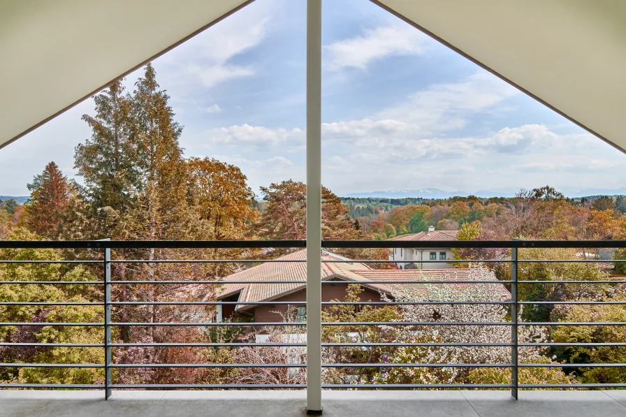 Lichterfülltes Dachgeschoss mit Alpenpanoramablick - Haus kaufen in Starnberg - Hochklassiges neuwertiges Familiendomizil mit Einliegerwohnung und herrlichem Alpenblick