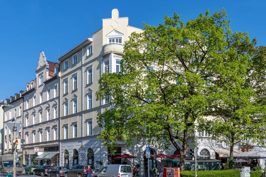 Jugendstil-Gebäude von 1905 - Wohnung mieten in München - Elegante, helle 5-Zimmer-Altbauwohnung mit kleinem Balkon