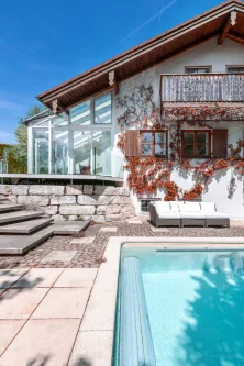 Sonniges Outdoor-Paradies  - Haus kaufen in Münsing - Charmantes Landhaus mit Pool in Laufnähe zum See