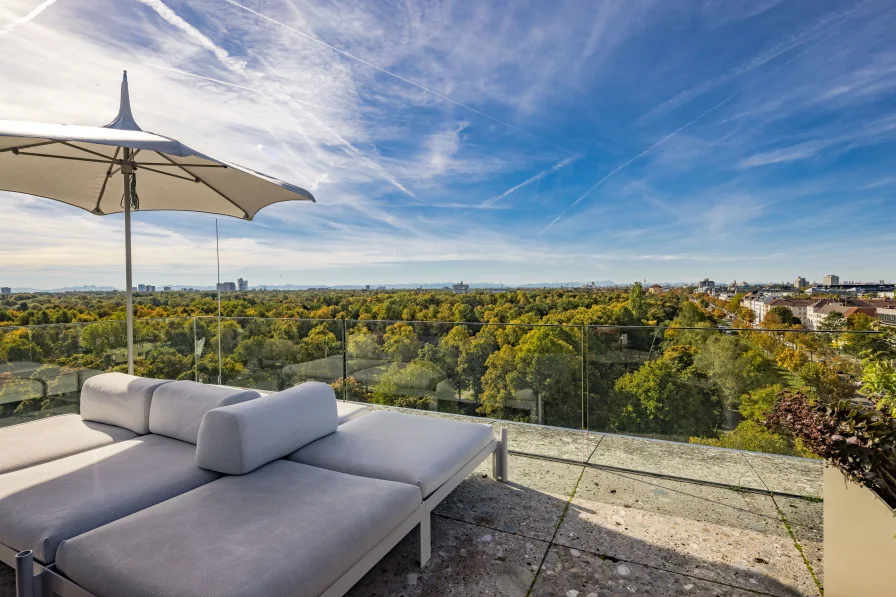 360°-Blick von der Rooftop-Terrasse - Wohnung kaufen in München - Die hohe Kunst des Wohnens: Einzigartiges Penthouse über ca. 380 m² mit Panorama-Rooftop