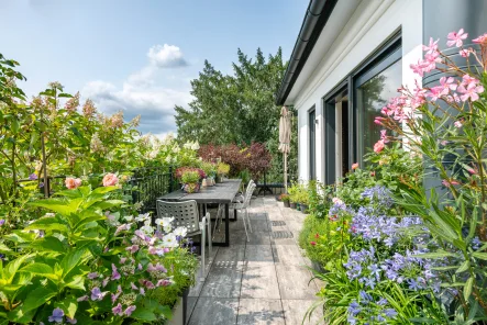 Süd-Dachterrasse - Wohnung kaufen in München - Toplage Canaletto: Elegantes, neuwertiges Penthouse mit Dachterrassen und viel Privatsphäre