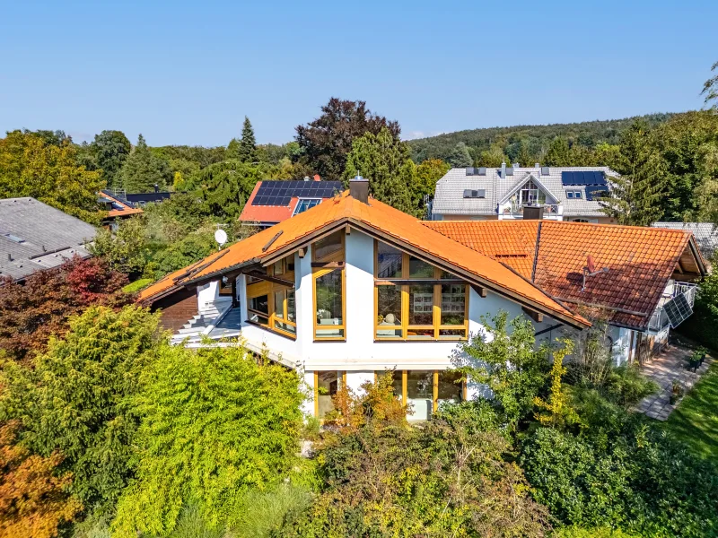 Gepflegtes Domizil - Haus kaufen in Berg - Zentrale, ruhige Lage in Seenähe: Sehr gepflegtes, helles Familiendomizil