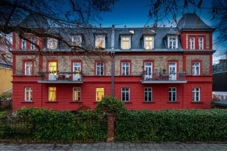 Altbau-Juwel von 1890 - Wohnung kaufen in München - Logenplatz am Schlosskanal: 3- bis 4-Zimmer-Wohnung in traumhaftem Altbau-Juwel