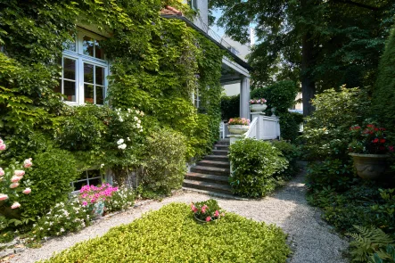 Denkmalgeschützte Villa (1909) - Haus kaufen in München - Herrschaftliche Emanuel von Seidl-Villa in Toplage von Bogenhausen