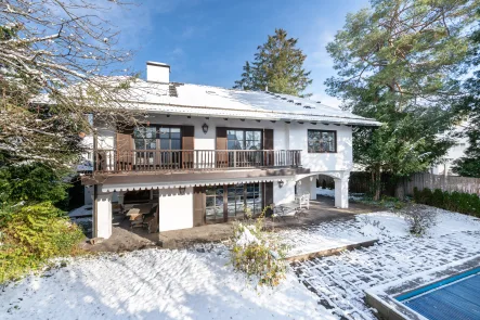 Geräumiges Einfamilienhaus - Haus mieten in München - Großzügiges Einfamilienhaus mit behaglichem Landhaus-Flair, Sauna und Außenpool