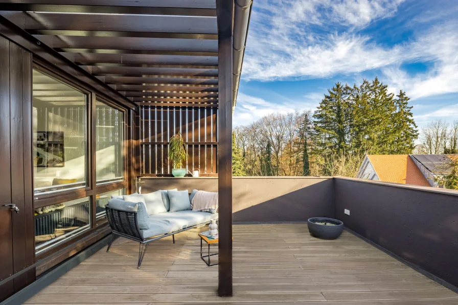 Große Dachterrasse mit Blick