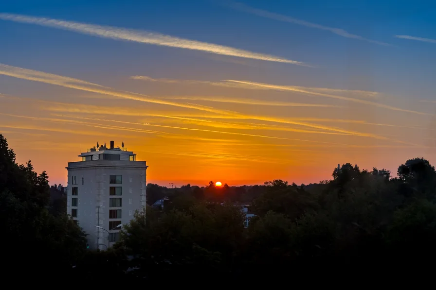 Sonnenauf- bis Sonnenuntergang - Zinshaus/Renditeobjekt kaufen in München - Denkmalgeschütztes, nachhaltiges Investment: Leben und Arbeiten in 5 Einheiten auf ca. 933 m²