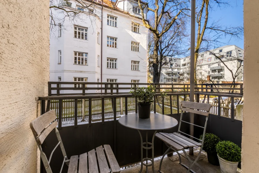 Charmanter Balkon zum Hof