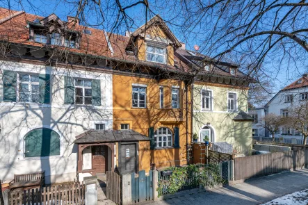 Altbau-Rarität in Toplage - Haus kaufen in München - Rarität in idyllischer Toplage: Charmantes Gerner Stadthaus zur Modernisierung