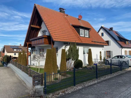 Hausansicht von der Straße - Haus kaufen in Bad Wörishofen - **