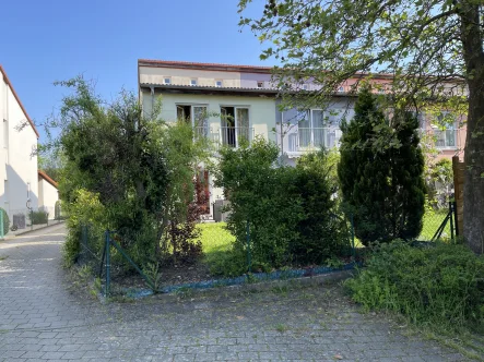 Außenansicht - Haus kaufen in Breitengüßbach - Familienfreundliches Reiheneckhaus in Breitengüßbach