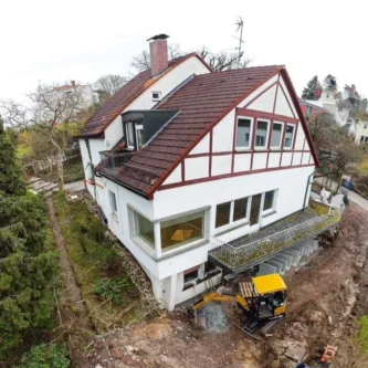 Außenansicht - Haus kaufen in Bamberg - Umbau oder Neugestaltung:  Großzügiges Einfamilienhaus in exclusiver Berglage  Bambergs