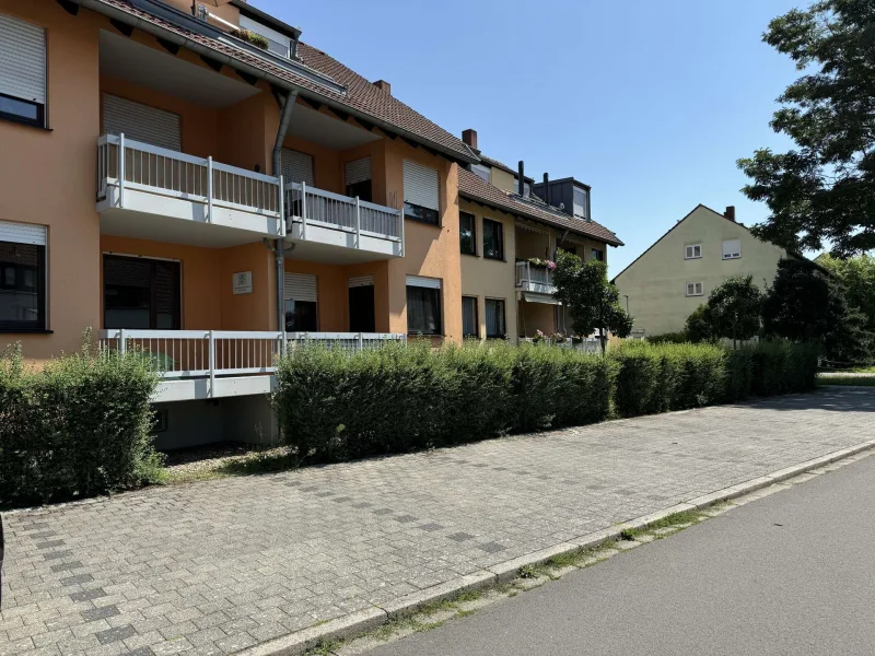 Außenansicht - Wohnung kaufen in Bamberg - 3-Zimmer-Eigentumswohnung mit Balkon und Stellplatz in BA - Nähe Brose