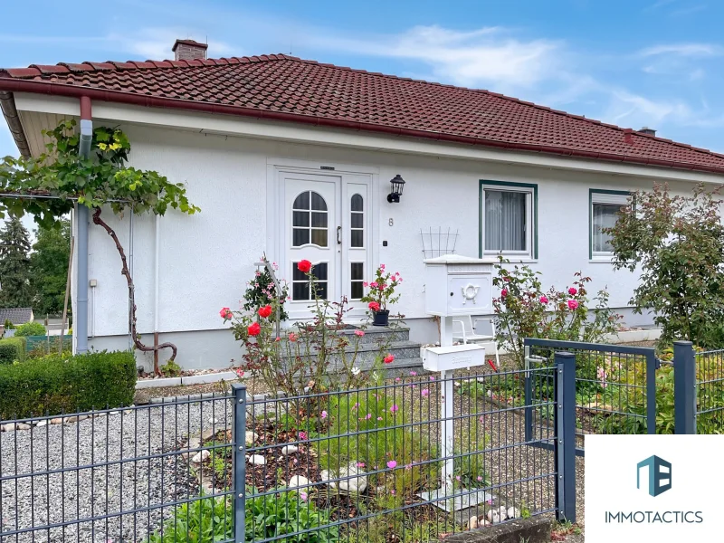 Außenansicht - Haus kaufen in Frei-Laubersheim - Einfamilienhaus mit Einliegerwohnung in Frei-Laubersheim