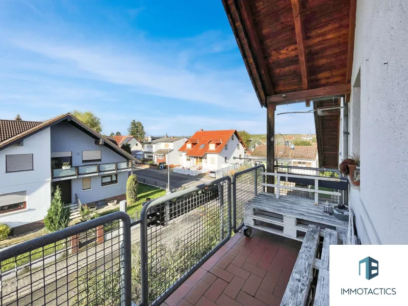 Balkon - Wohnung kaufen in Wöllstein - Gemütliche 4-Zimmer-Maisonettewohnung in Wöllstein – Wohnen mit Charme