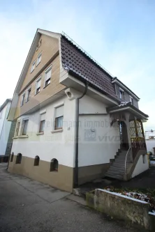 Ansicht - Haus kaufen in Villingen-Schwenningen - Charmantes 2- 3 Familien- Stadtwohnhaus mit Garten und Garage !