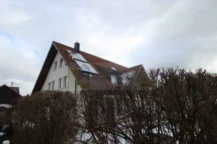 Ansicht - Haus kaufen in Wolterdingen - Ansprechendes und gepflegtes Reihenendhaus mit Garten und2  Garagen in DS-Wolterdingen