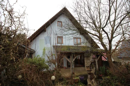 A2262-135 - Haus kaufen in Blumberg / Achdorf - Erholen nicht nur am Wochenende ! Einfamilienhaus mit ELW in Blumberg-Achdorf.