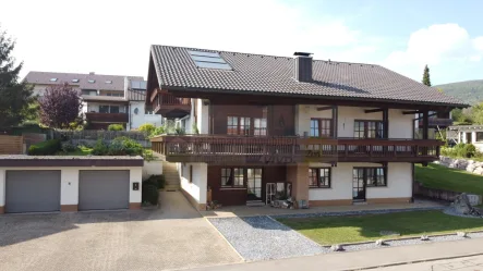 Ansicht - Haus kaufen in Blumberg / Fützen - Charmantes Einfamilienhaus mit Einliegerwohnung, großem Garten und Ausbaupotenzial in Blumberg-Fützen!