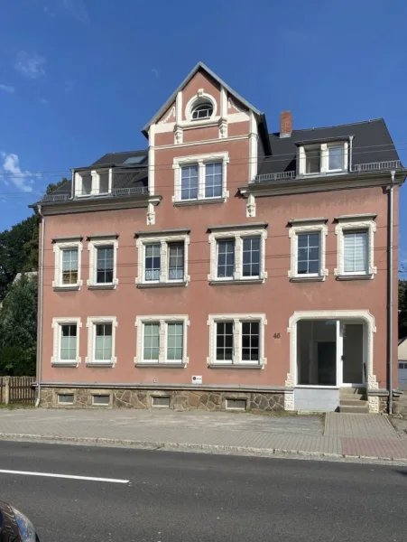 Strassenansicht - Haus kaufen in Claußnitz / Markersdorf bei Burgstädt - Gelegenheit:Gepflegtes, voll vermietetes Mehrfamilienhaus in Claußnitz-Markersdorf