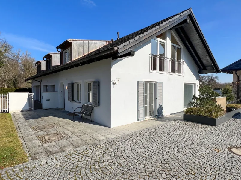 Aussenansicht - Haus mieten in Bernried am Starnberger See - großzügiges Einfamilienhaus in Traumlage über dem Bernrieder Park