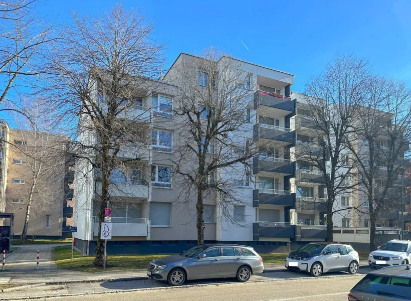 Hausansicht - Wohnung kaufen in Ottobrunn - Sofort verfügbar:Helle 3-Zimmer-Wohnung mit überdachter Loggia- Top Infrastruktur in Ottobrunn