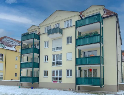 Aussenansicht - Wohnung kaufen in Dresden / Laubegast - Lindenpark in Dresden-Laubegast: Ruhige Drei-Zimmer-Wohnung mit Balkon in direkter Elbnähe