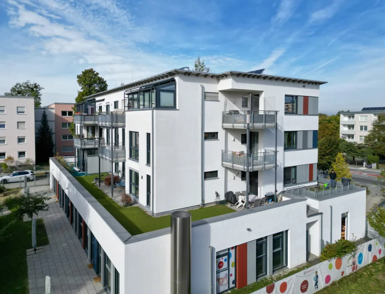 Aussenansicht - Wohnung kaufen in München - Sofort bezugsfertig:Attraktive 4-Zimmer-Wohnung mit sonniger Loggia in der Blumenau