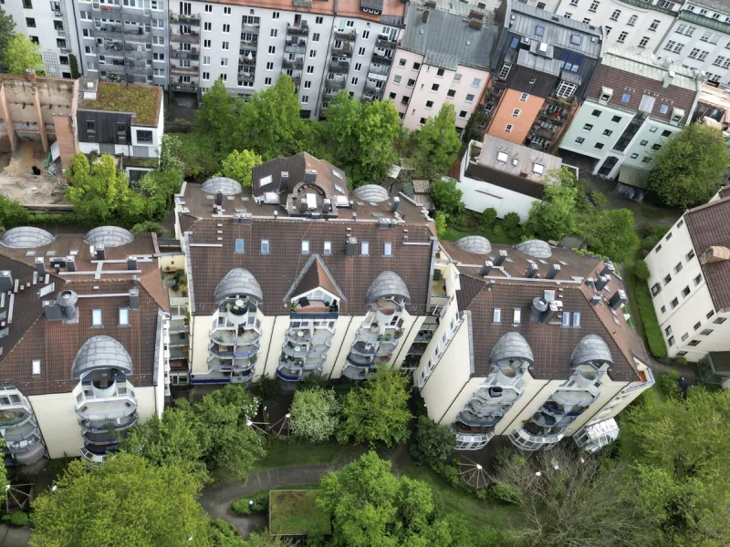 Luftbild - Wohnung kaufen in München - Bestlage Lehel, nahe der Isar: traumhafte 6-Zimmer-Wohnung in einem ruhigen Innenhof gelegen