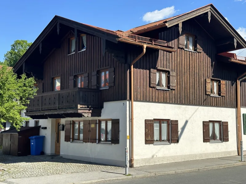 Außenansicht - Haus kaufen in Miesbach - Miesbach im Herzen des Oberlandes:Potentialreiches Stadthaus im historischen Zentrum