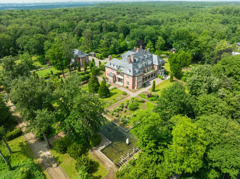 Villa-Fritz-Thyssen - Wohnung kaufen in Mülheim an der Ruhr - Traumwohnung mit großer Loggia, in einem privaten Villenpark- Vor den Toren Düsseldorfs und Essens