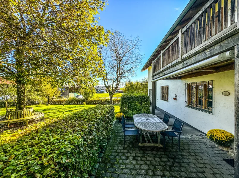 Außenansicht - Haus kaufen in Sauerlach / Altkirchen - Attraktives Familiendomizil mit vielfältigem Nutzungspotential- vor den Toren des Münchener Südens