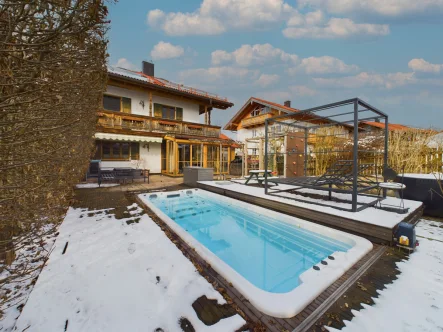 Gartenansicht - Haus kaufen in Greiling - Nahe Bad TölzAttraktive Doppelhaushälfte in Greiling- Ruhige, sonnige Ortsrandlage- Panoramablick
