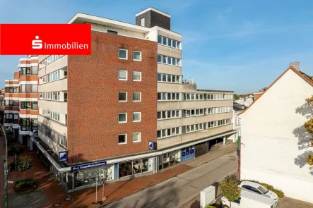 Vorderansicht - Wohnung kaufen in Elmshorn - Zwei-Zimmer-Wohnung mit Fahrstuhl und Dachterrasse in Elmshorner Innenstadt