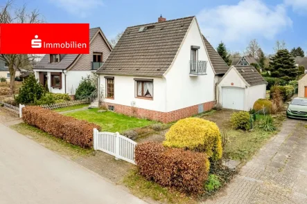 Vorderansicht 06 - Haus kaufen in Elmshorn - Einfamilienhaus mit Teilkeller und großem Grundstück in  einer Sackgassenlage von Elmshorn!