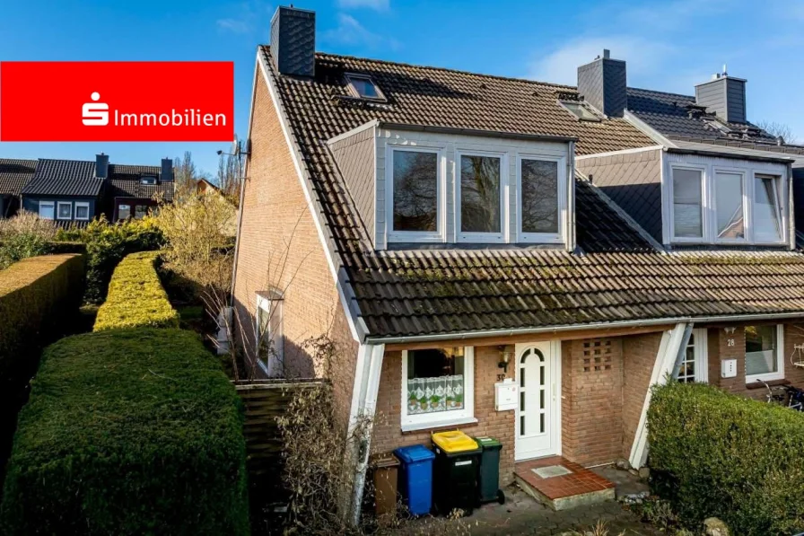 Vorderansicht 05 - Haus kaufen in Barmstedt - Endreihenhaus mit Teilkeller und Carportstellplatz in ruhiger Wohnlage von Barmstedt