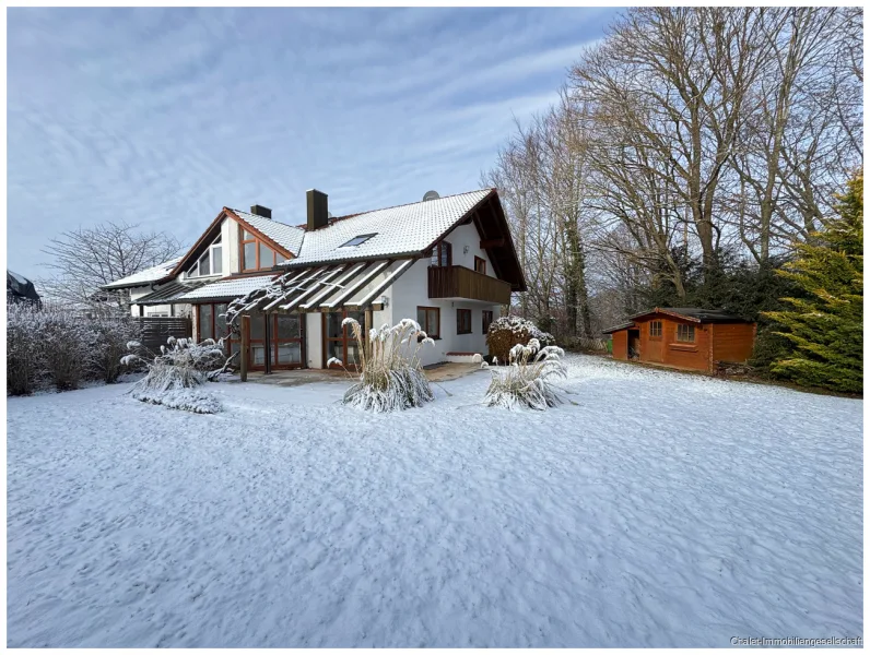 Ansicht Haus (Süd) - Haus kaufen in Schondorf am Ammersee - - IHRE HÄLFTE AM SEE - Großzügige Doppelhaushälfte in Schondorf am Ammersee